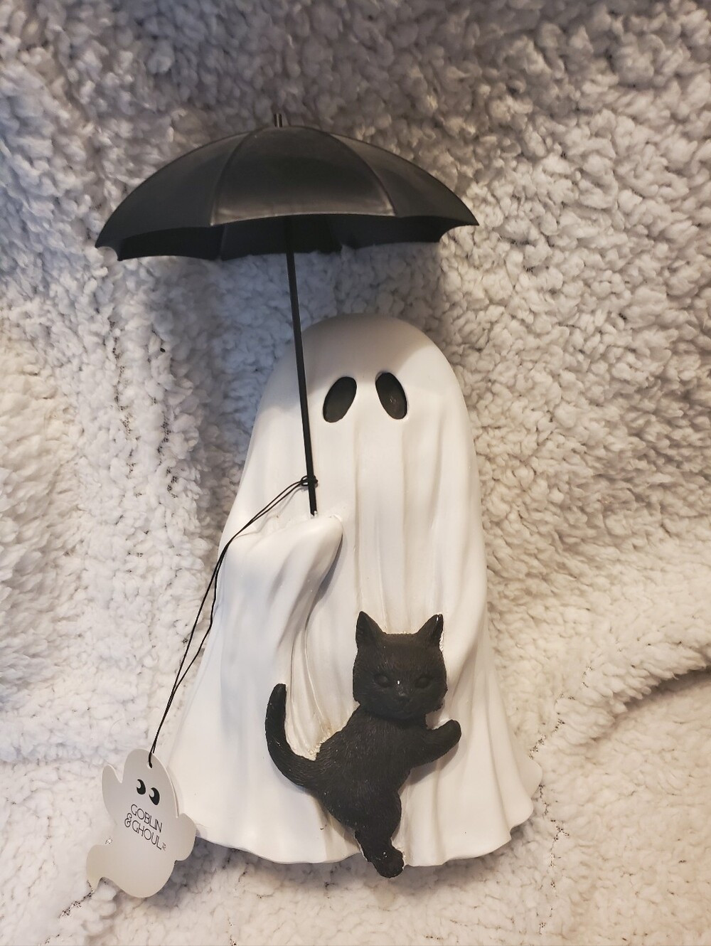VIRAL HALLOWEEN GHOST WITH BLACK CAT UNDERNEATH UMBRELLA FIGURINE 12"H - Picture 2 of 8